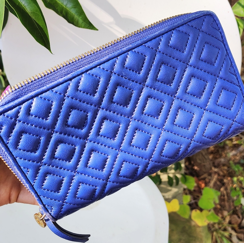 TORY BURCH BLUE FLEMING TEXTURED LEATHER 2FULL SIZE WALLET EUC - Picture 2 of 9